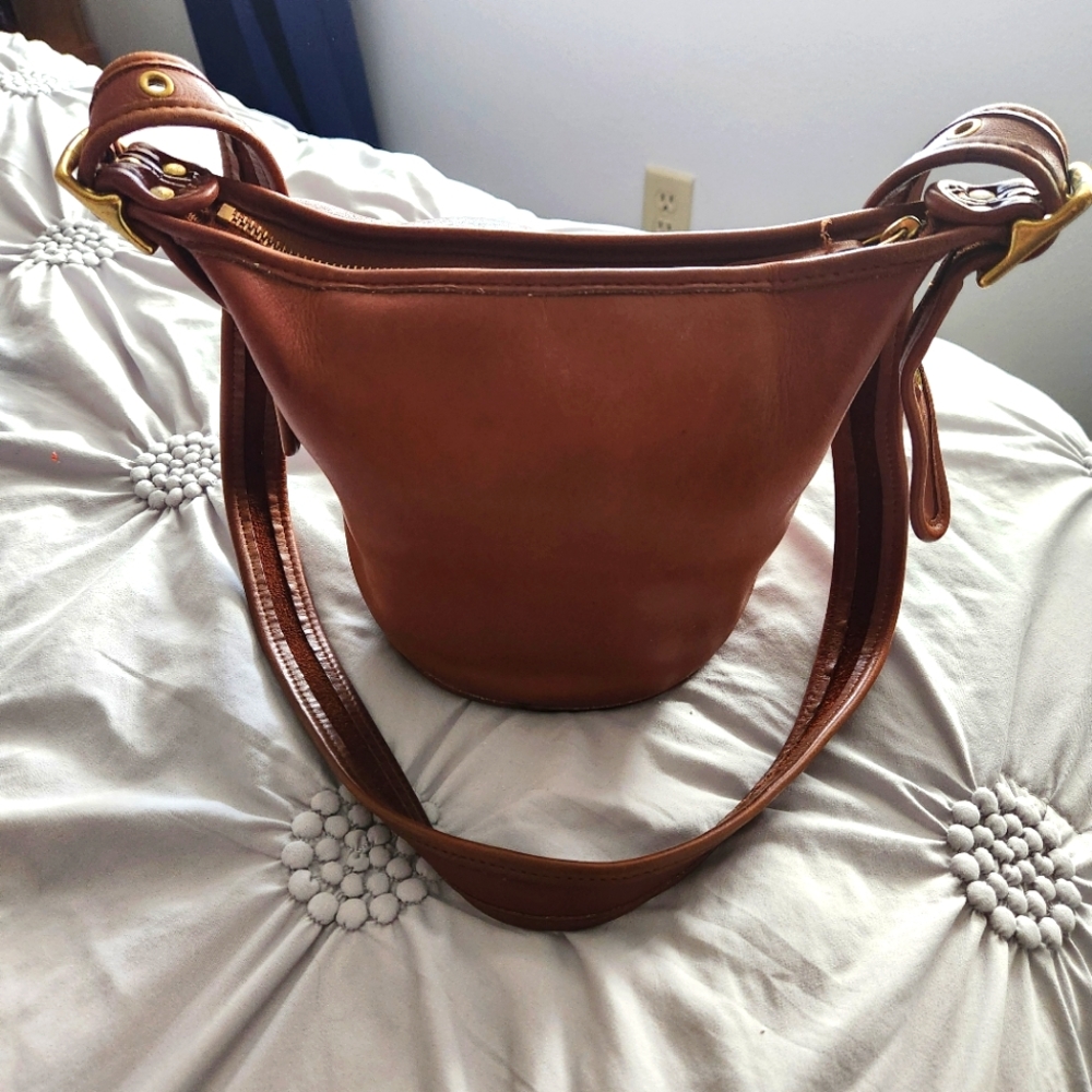 Vintage Coach Brown Leather Shoulder Bag